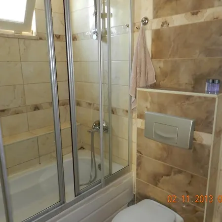 Apartment Roza *