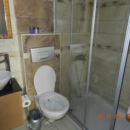 Apartment Roza *